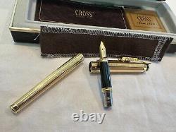 Stylo plume Signature Vintage en or 22 carats et laque noire croix