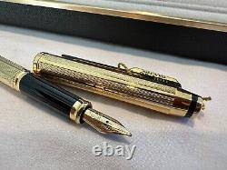 Stylo plume Signature Vintage en or 22 carats et laque noire croix