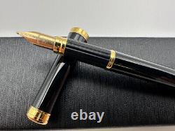 Stylo plume Waterman Lady Charlotte en laque noire avec plume en or 18 carats de taille M