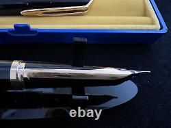 Stylo plume Waterman Pen en laque noire, avec marqueur en or 18 carats, de style vintage