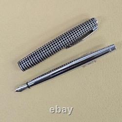 Stylo plume de taille moyenne en ligne de l'Allemagne