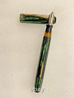 Stylo-plume en celluloïd rare de Leeds, vert avec une rayure noire, plume en or 14 Kt, deux tons, pointe F, restauré.