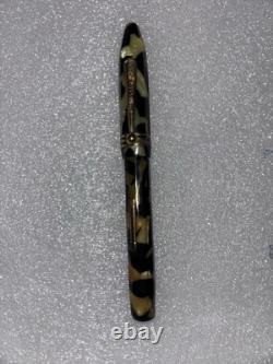 Stylo plume en or 14k avec médaillon en diamant taillé
