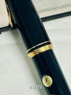 Stylo-plume en résine noire Montblanc Meisterstuck - Plume en or 14 carats