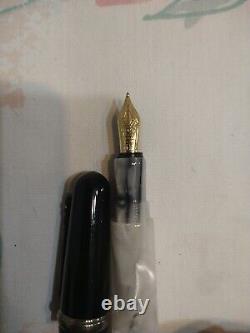 Stylo plume et stylo roller Marlen Marc Chagall en ébonite noire et résine ivoire