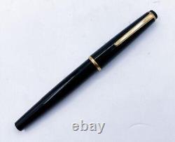 Stylo plume noir Montblanc No. 32 avec plume 14K 585 EF