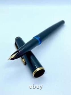 Stylo plume noir Montblanc No. 32 avec plume 14K 585 EF