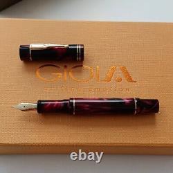 Stylo plume noir et rouge Gioia Allaria Amaranto, en résine