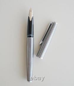 Stylo-plume personnalisé PILOT gravé avec une bande noire, plume EF en or blanc 18K JAPAN