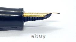 Stylo-plume vintage Conway Stewart 240 noir avec ressort ciselé et plume moyenne en or 14k humide