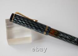 Vint Osmia Supra 66bl Stylo-plume à rayures croisées noir et bleu perle avec plume en acier d'origine.